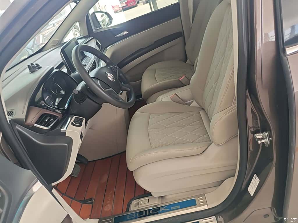 Buick GL8, 2023 11