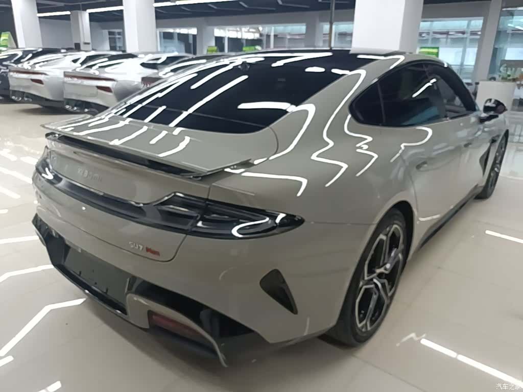 Xiaomi SU7, 2024 7