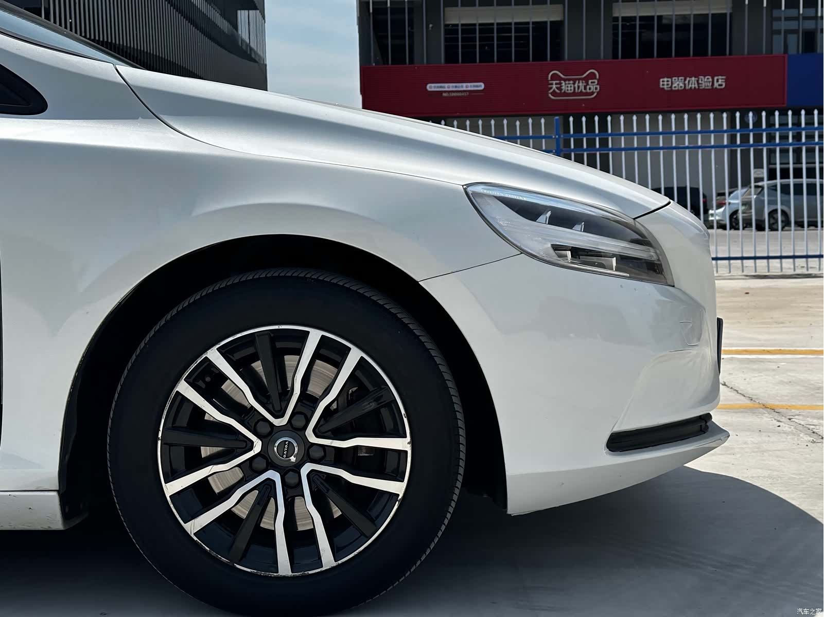 Volvo V40, 2019 все фото