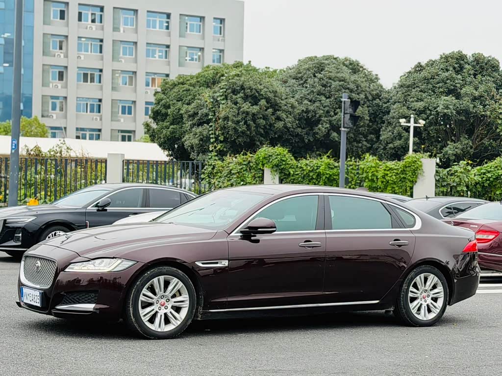 Jaguar XFL