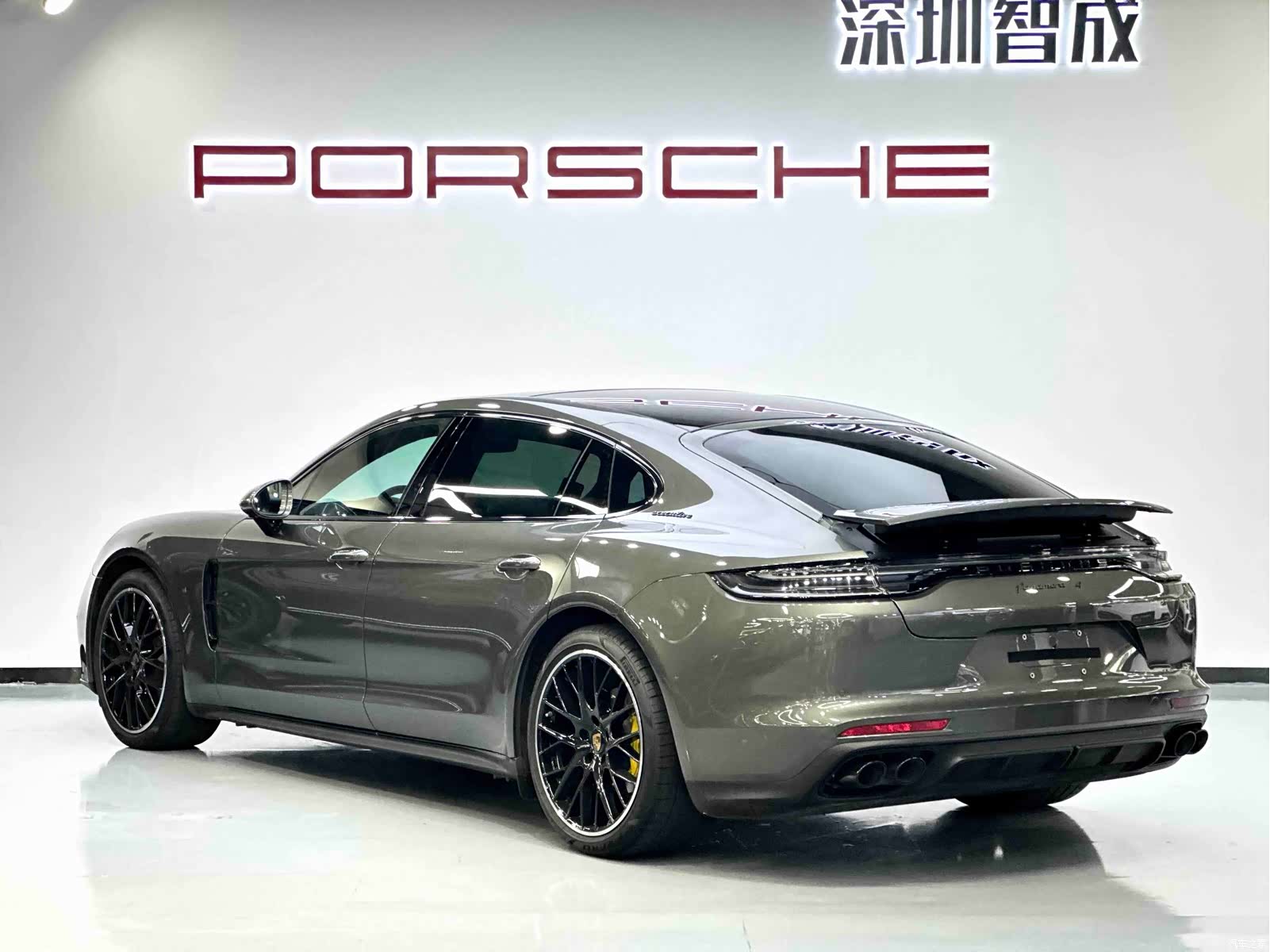 Porsche Panamera, 2023 9