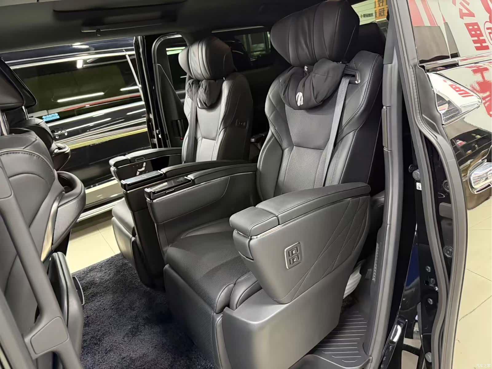 Toyota Alphard, 2026 6