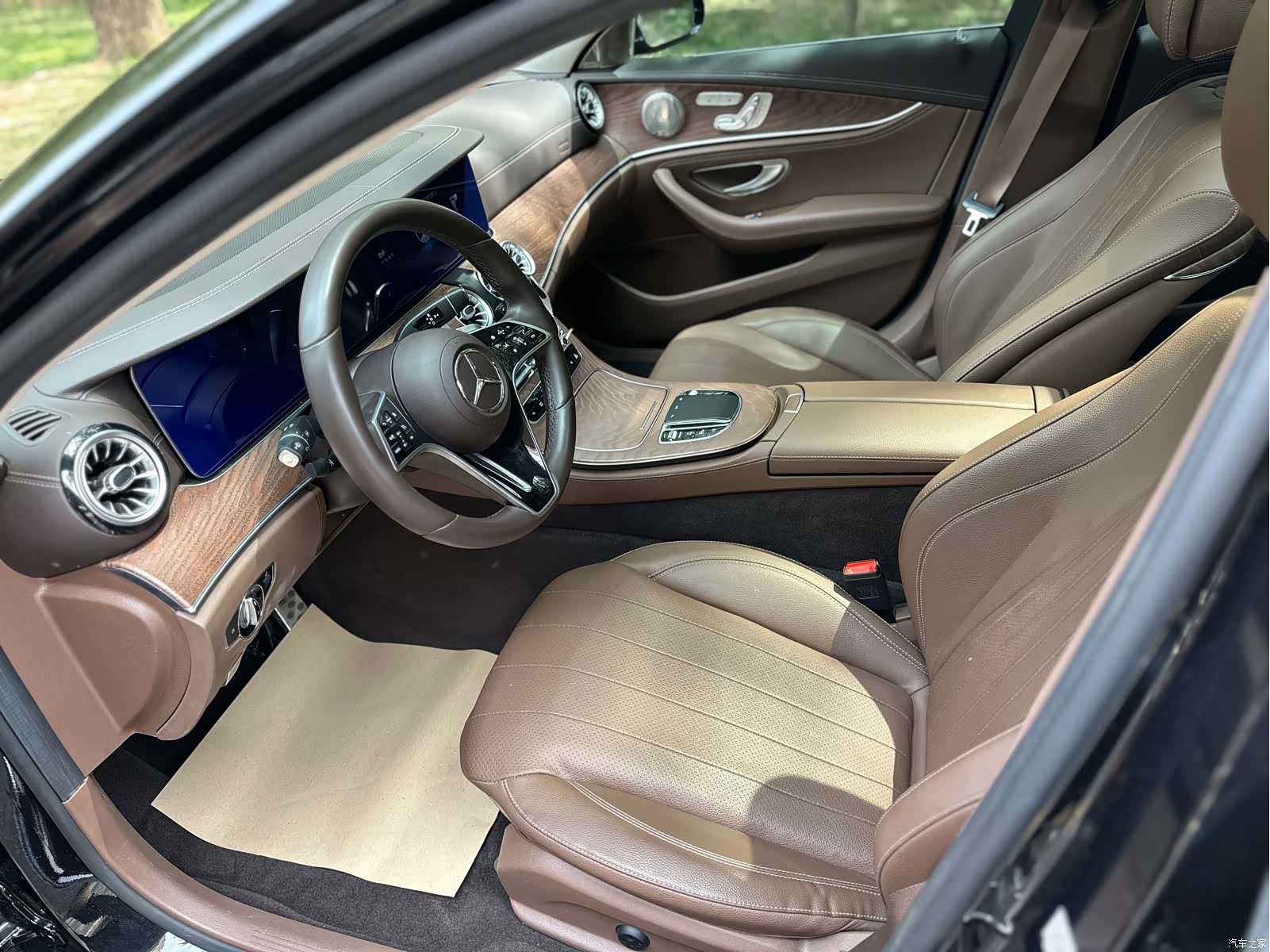 Mercedes-Benz E-Class, 2023 12