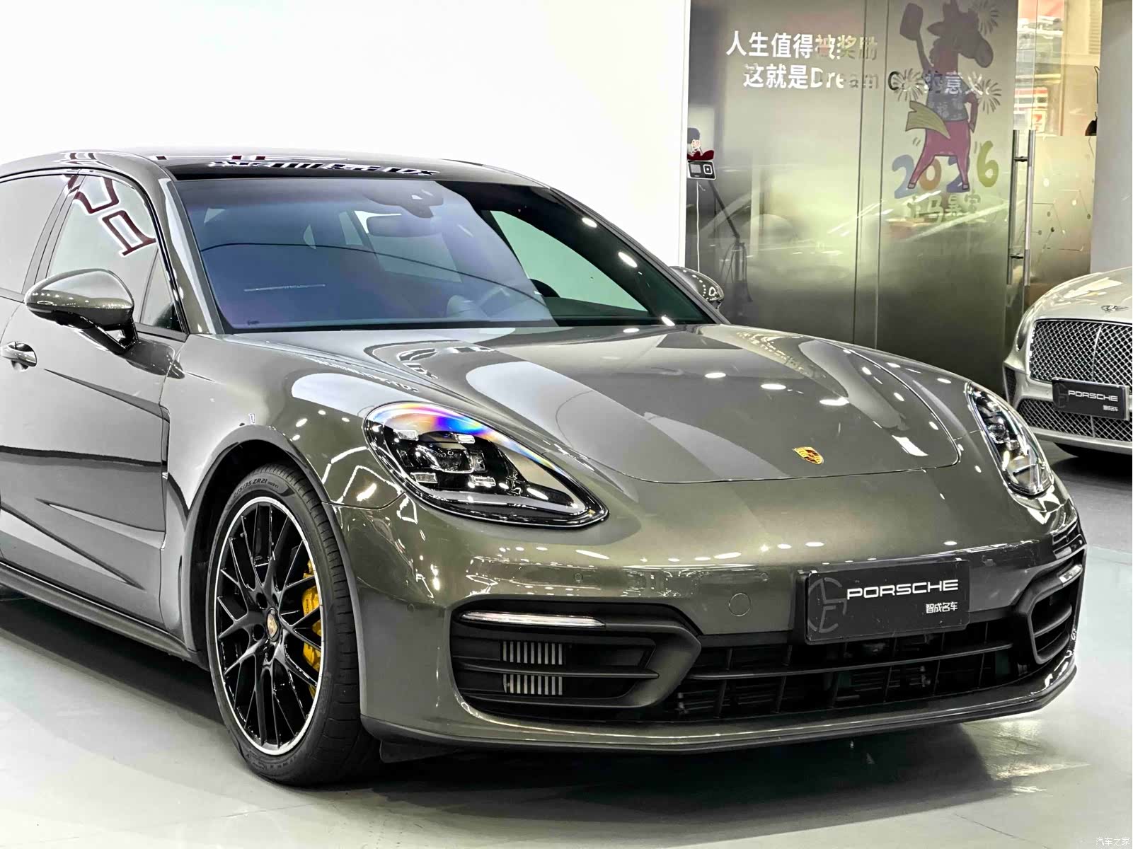 Porsche Panamera, 2023 10