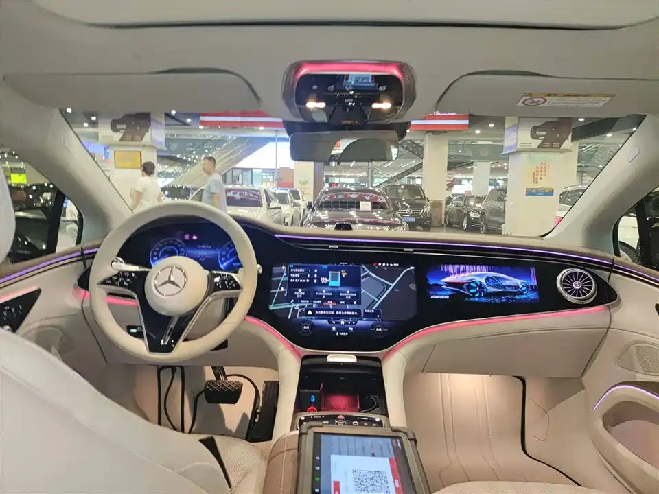 Mercedes-Benz EQS