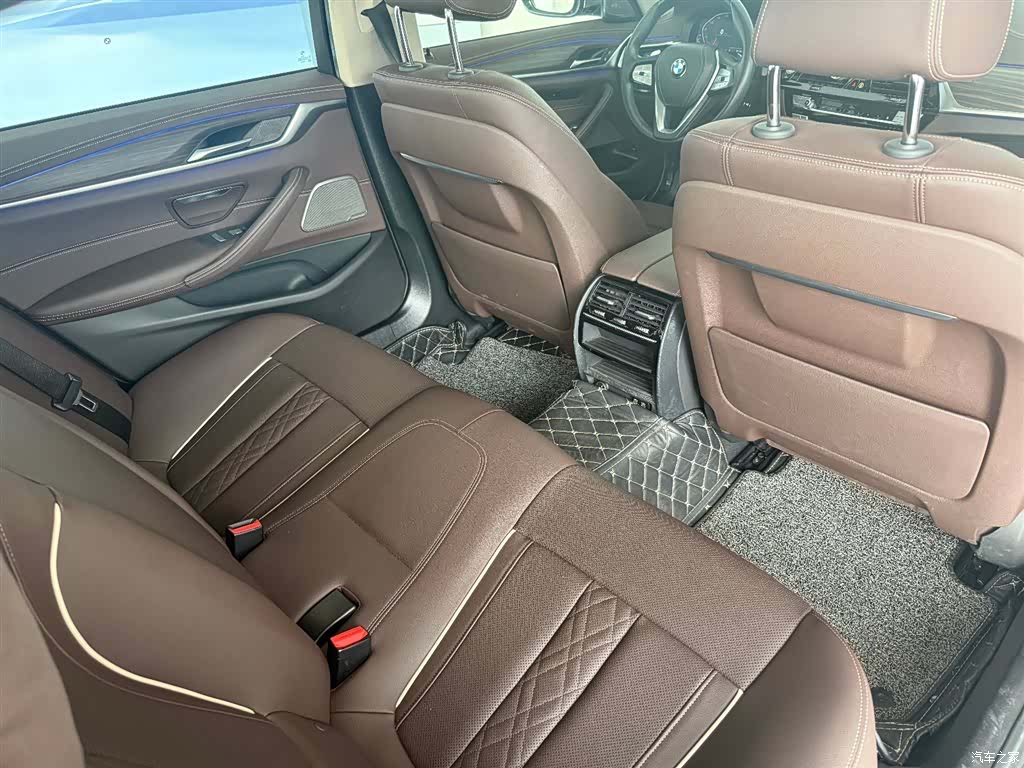 BMW 5 Series, 2021 23