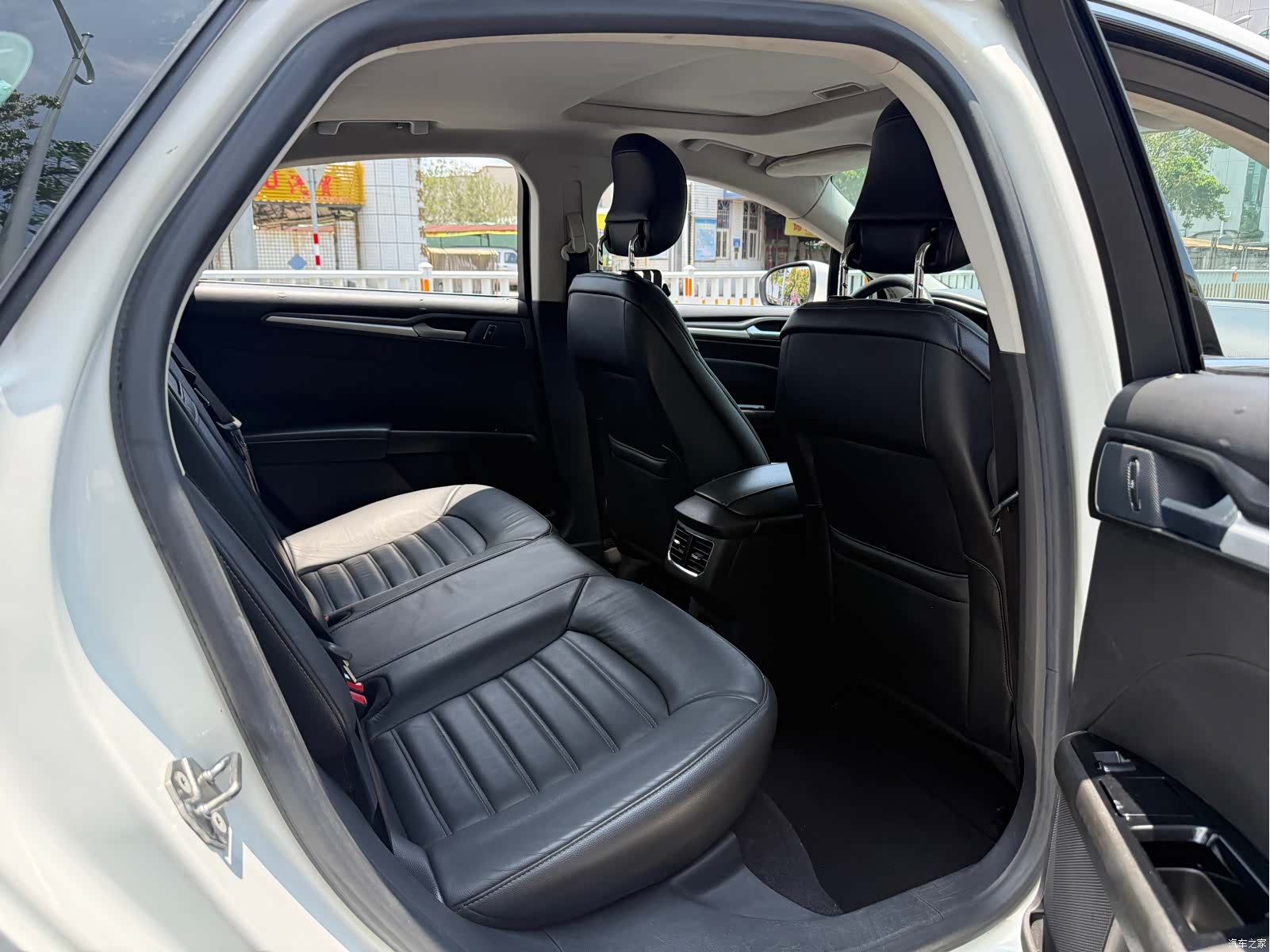 Ford Mondeo, 2016 9