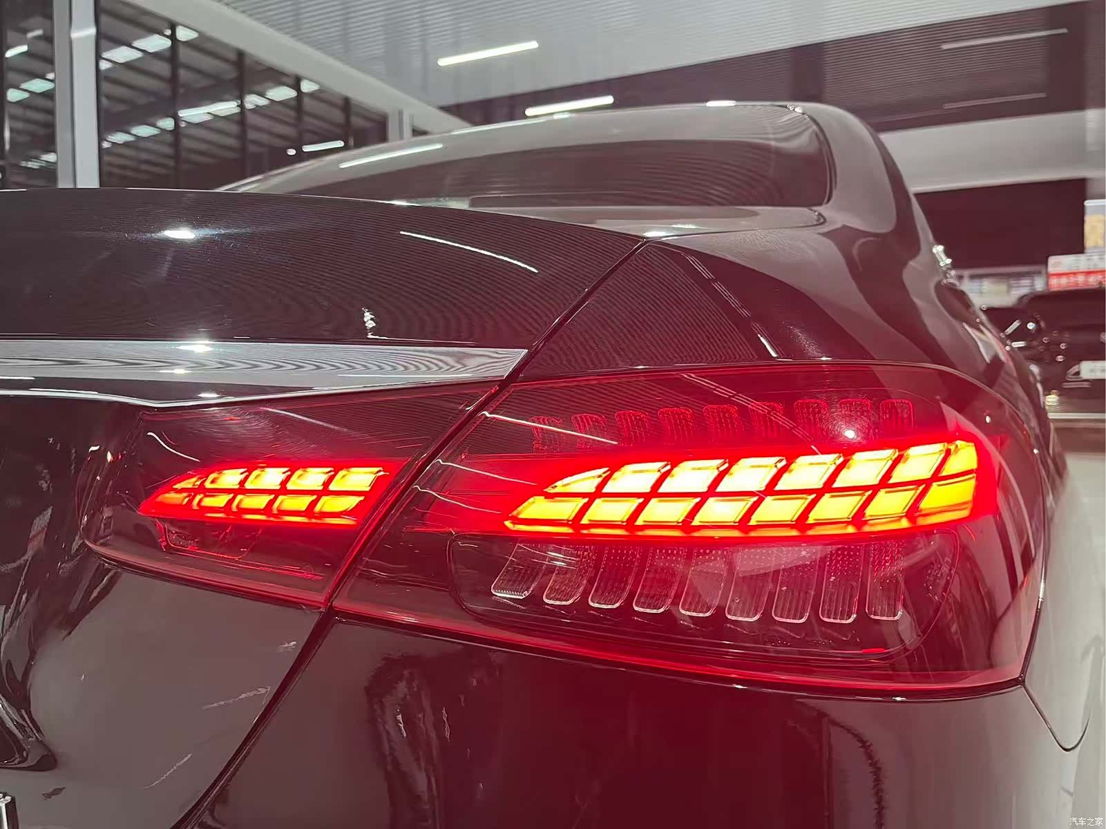 Mercedes-Benz E-Class, 2023 11