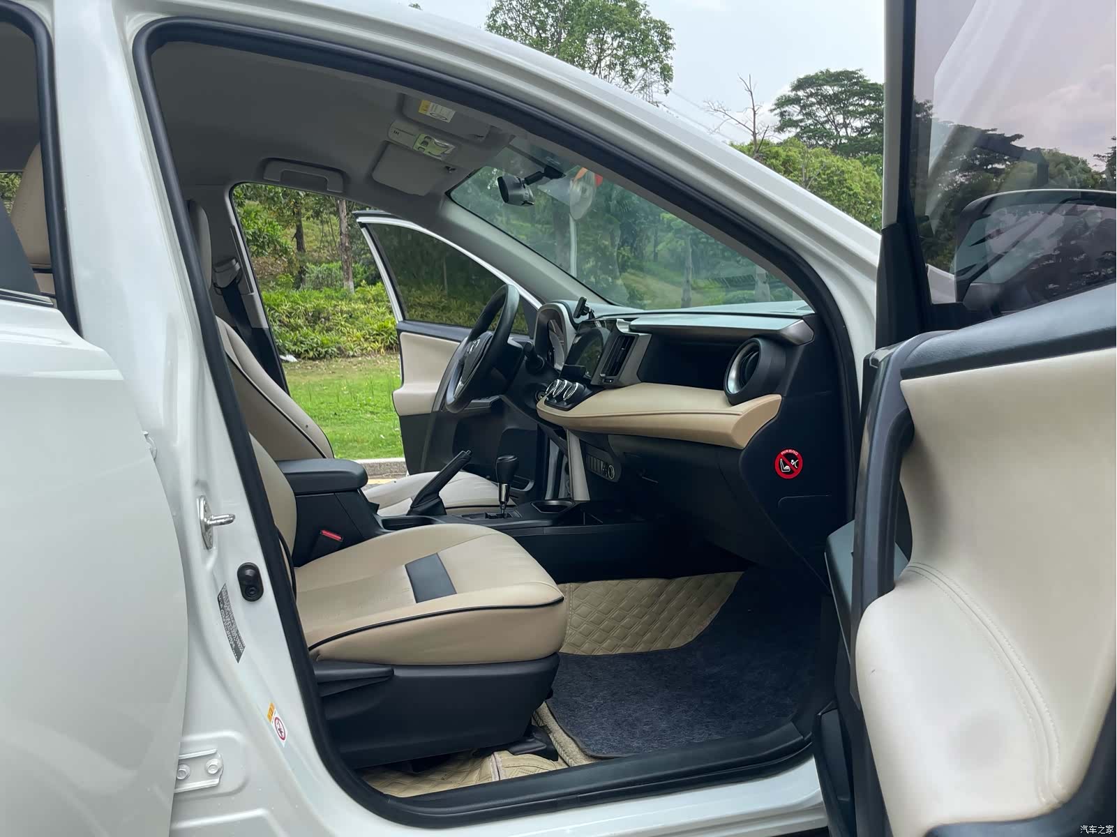Toyota RAV4, 2017 13