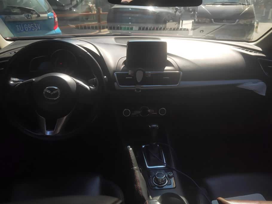 Mazda 3 Angkesaila