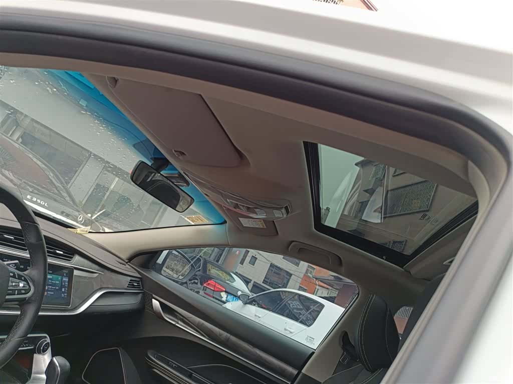 Geely Binray, 2021 18
