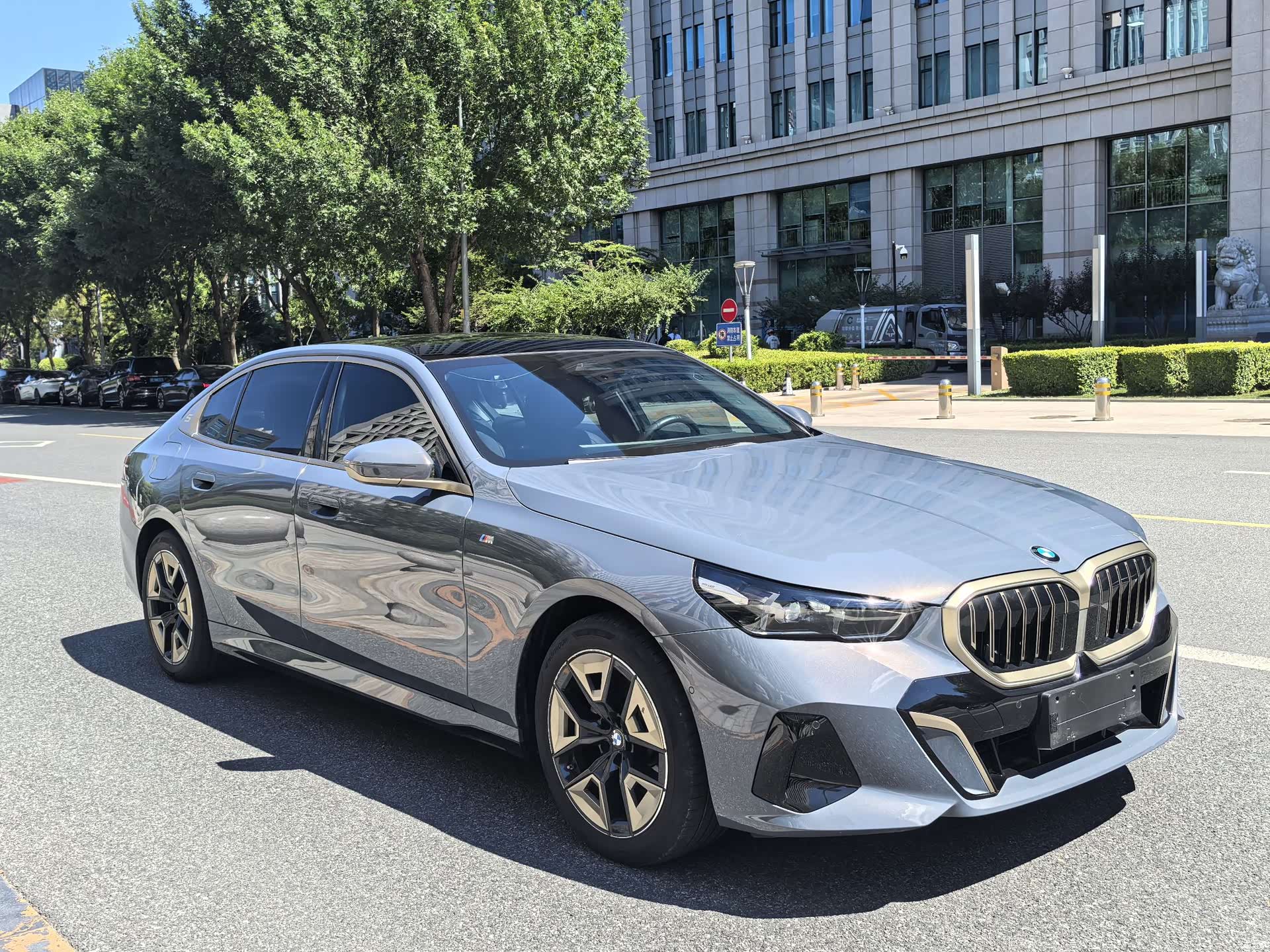 BMW 5 Series, 2024 7