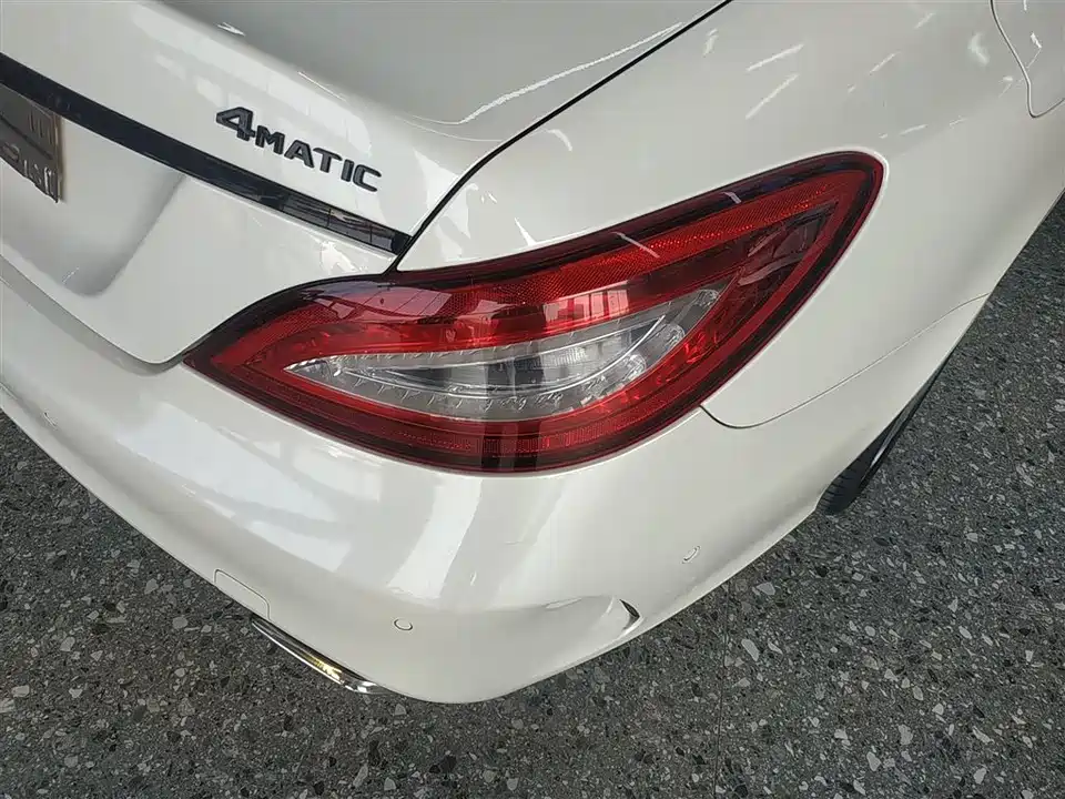 Mercedes-Benz CLS Mercedes-Benz CLS