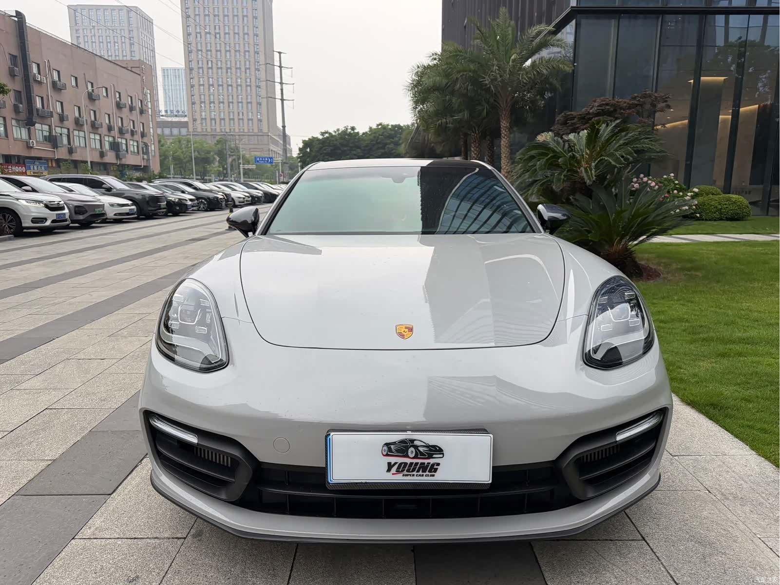 Porsche Panamera, 2023 2