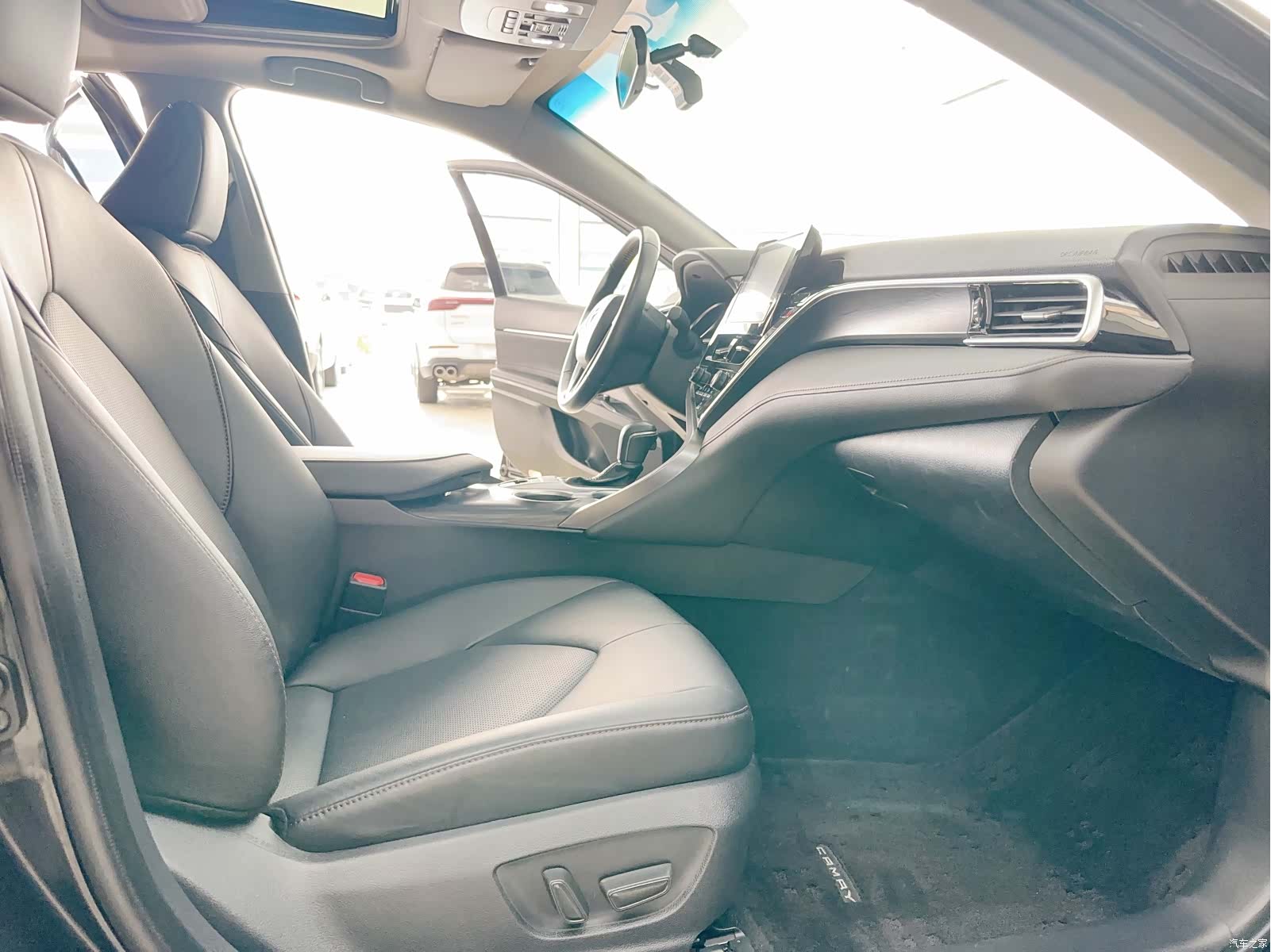 Toyota Camry, 2022 11