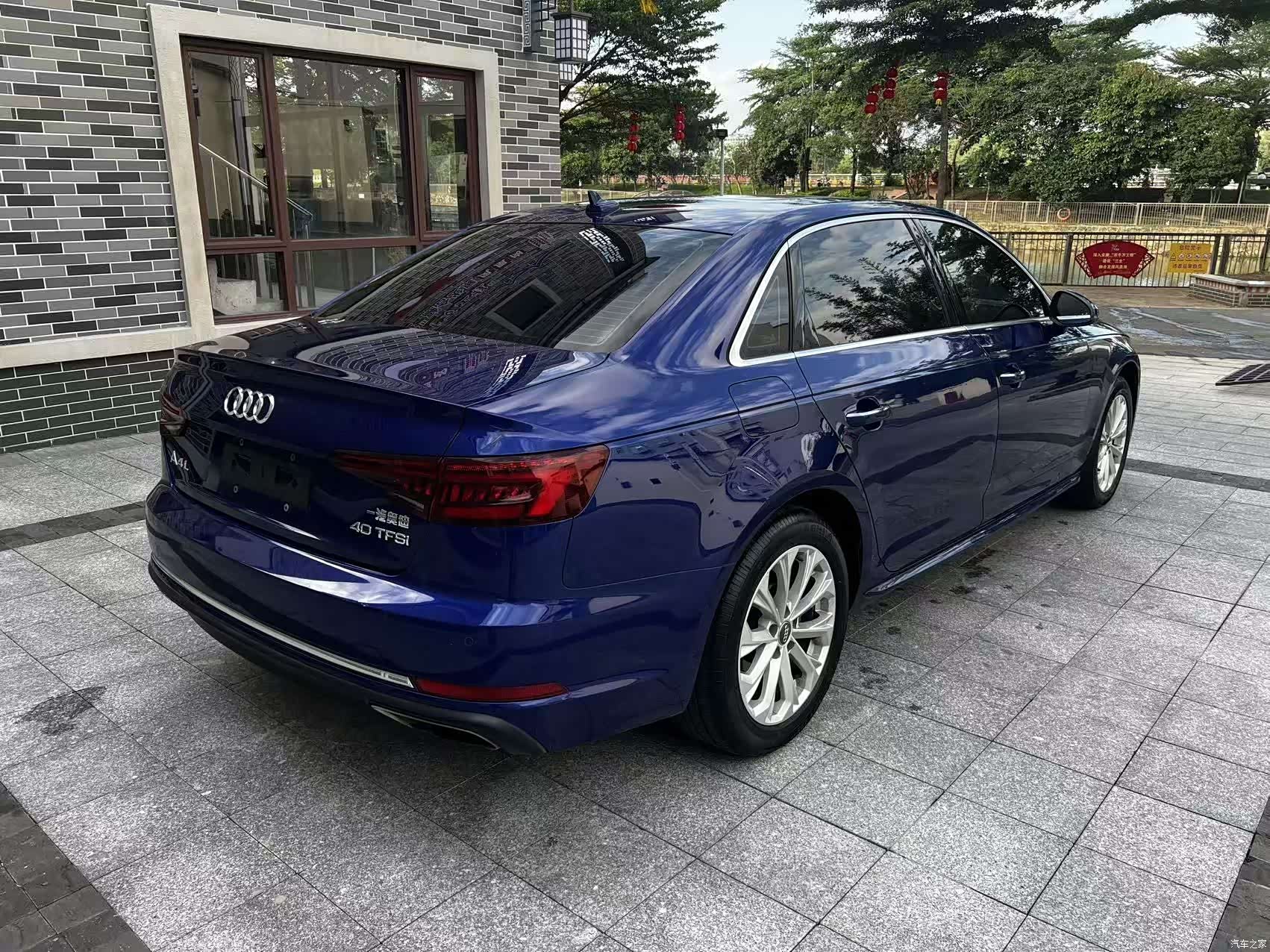 Audi A4L, 2020 все фото