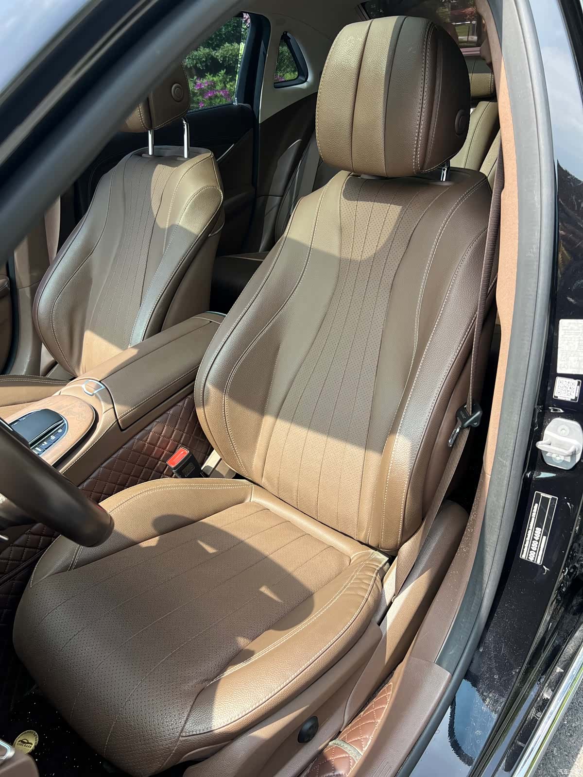 Mercedes-Benz E-Class, 2023 10