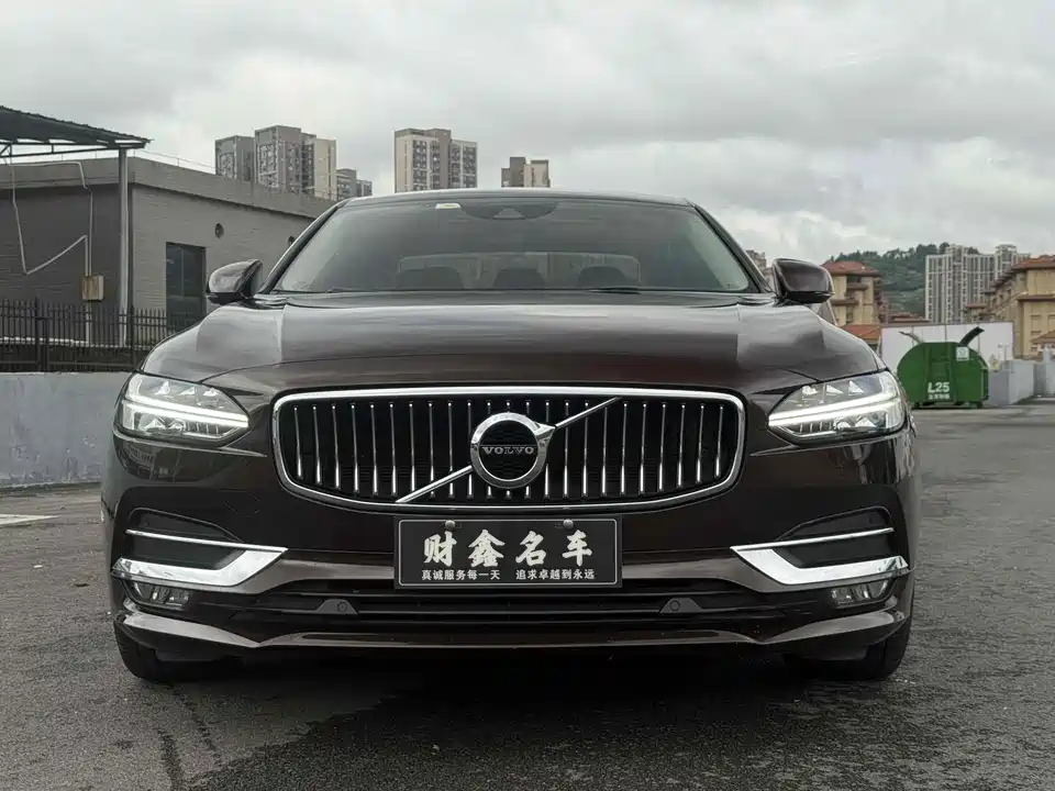 Volvo S90