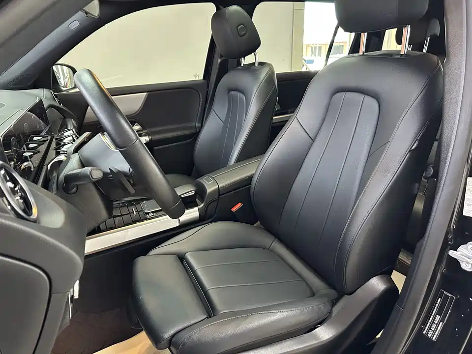Mercedes-Benz GLB Mercedes-Benz GLB