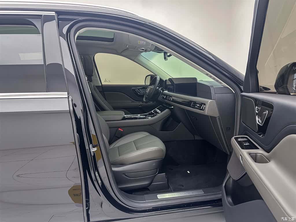 Lincoln Aviator, 2024 15