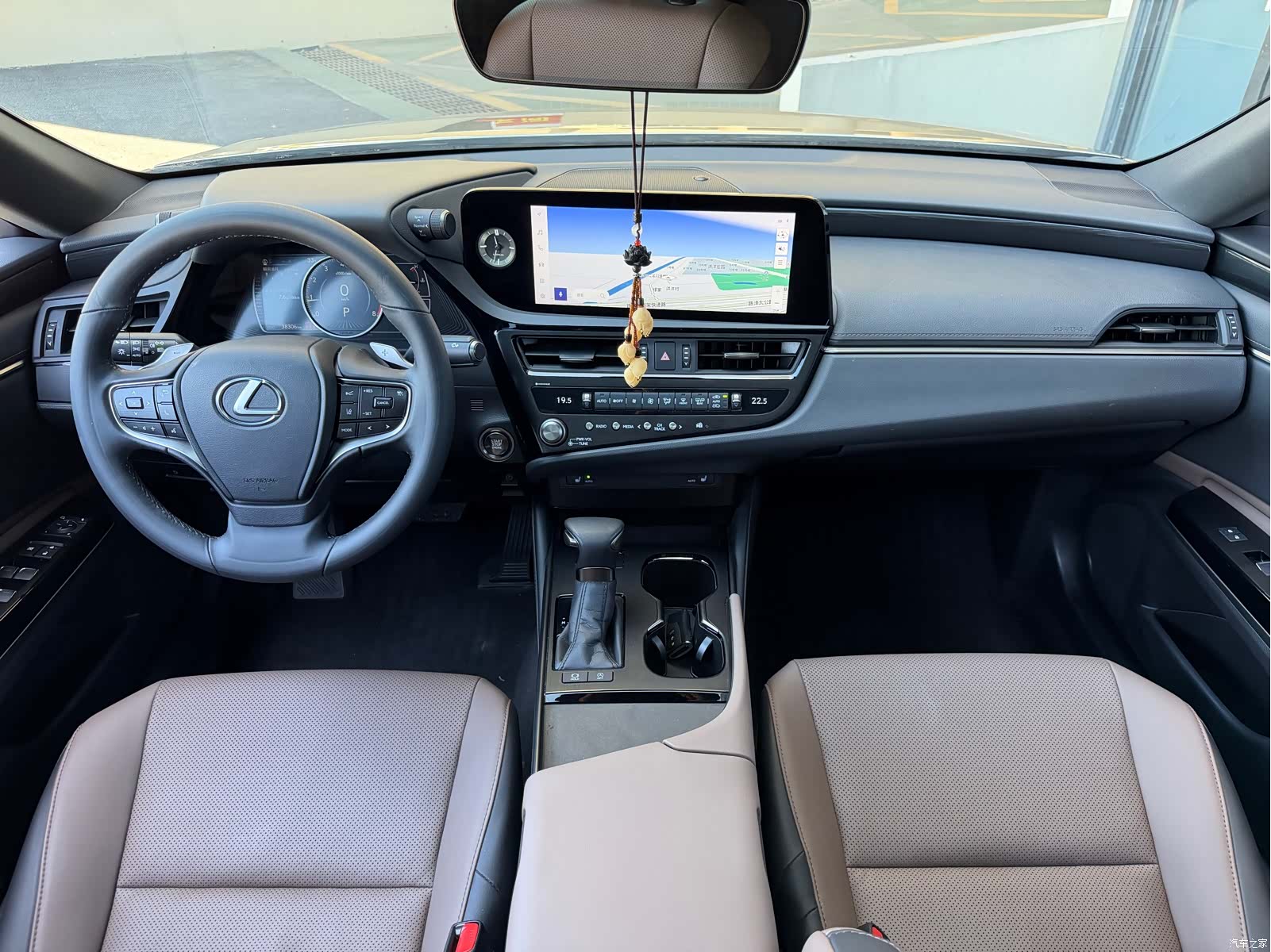 Lexus ES, 2024 10