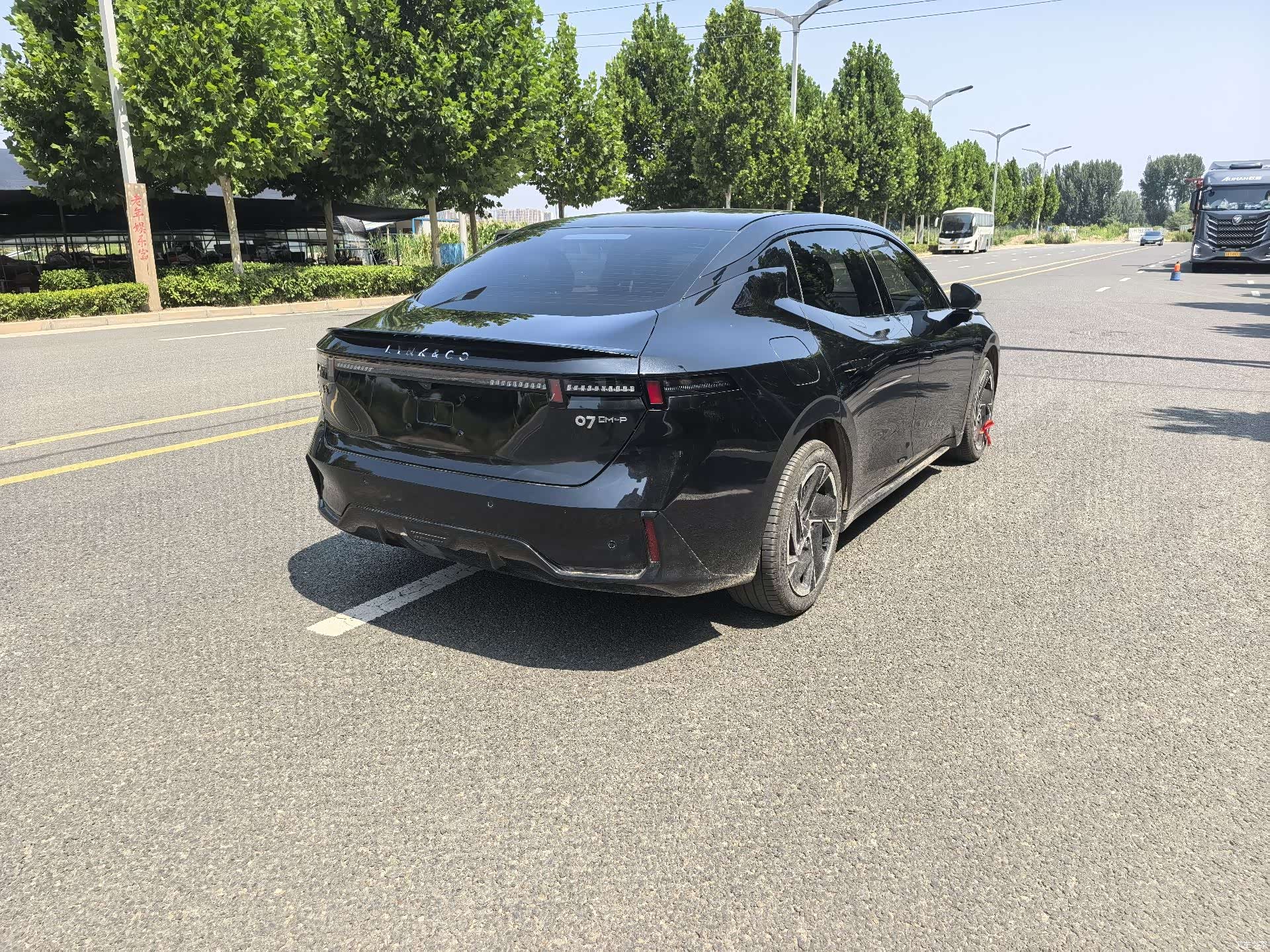 Geely 8, 2025 8