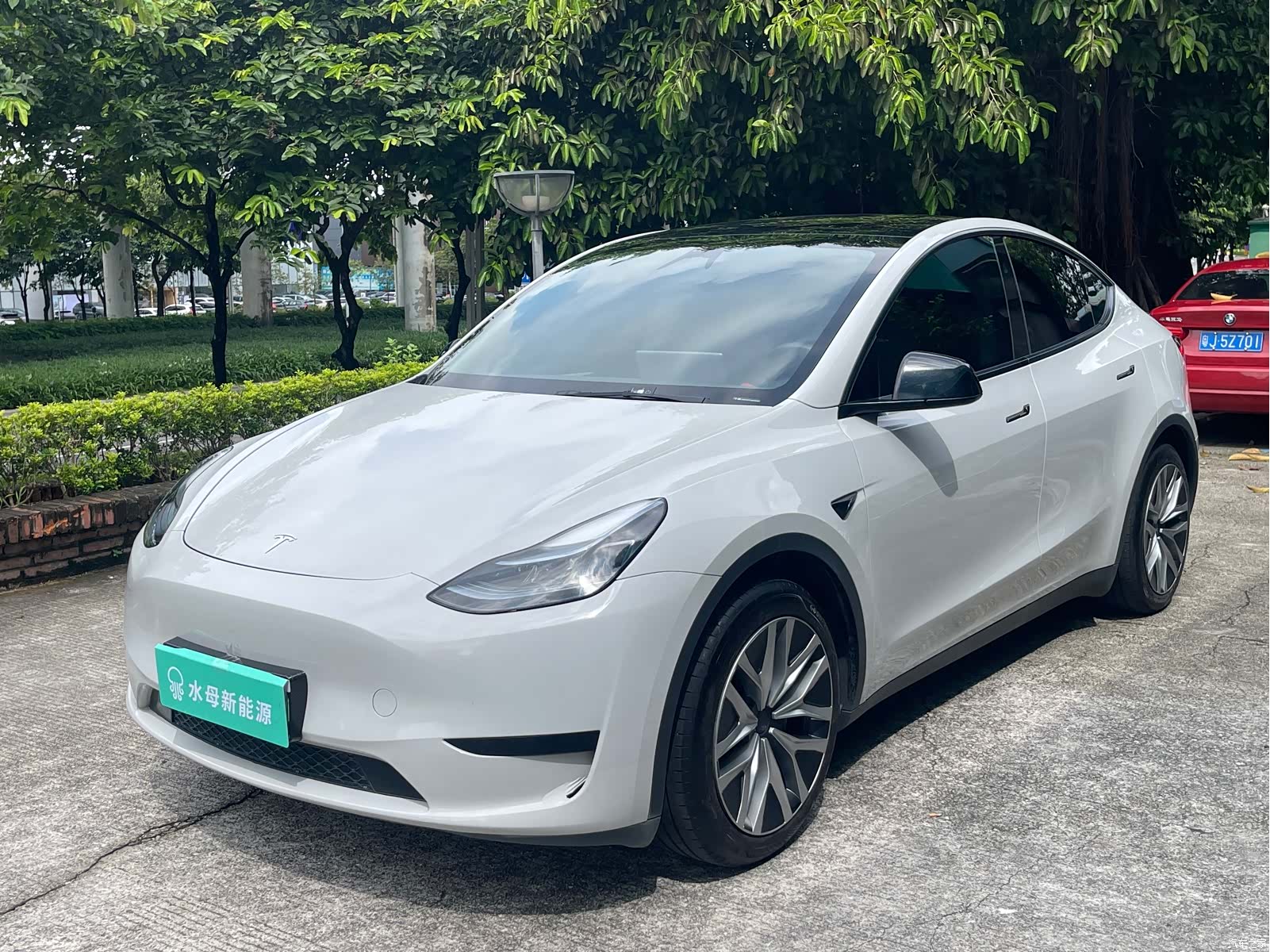 Tesla Model Y, 2024 1