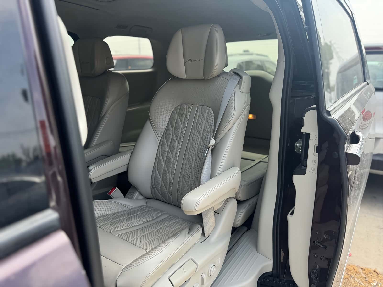 Buick GL8, 2018 6