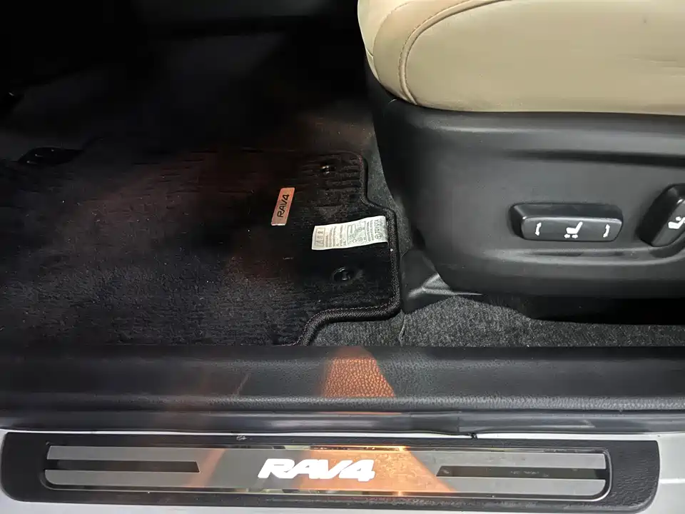 Toyota RAV4 Rongfang