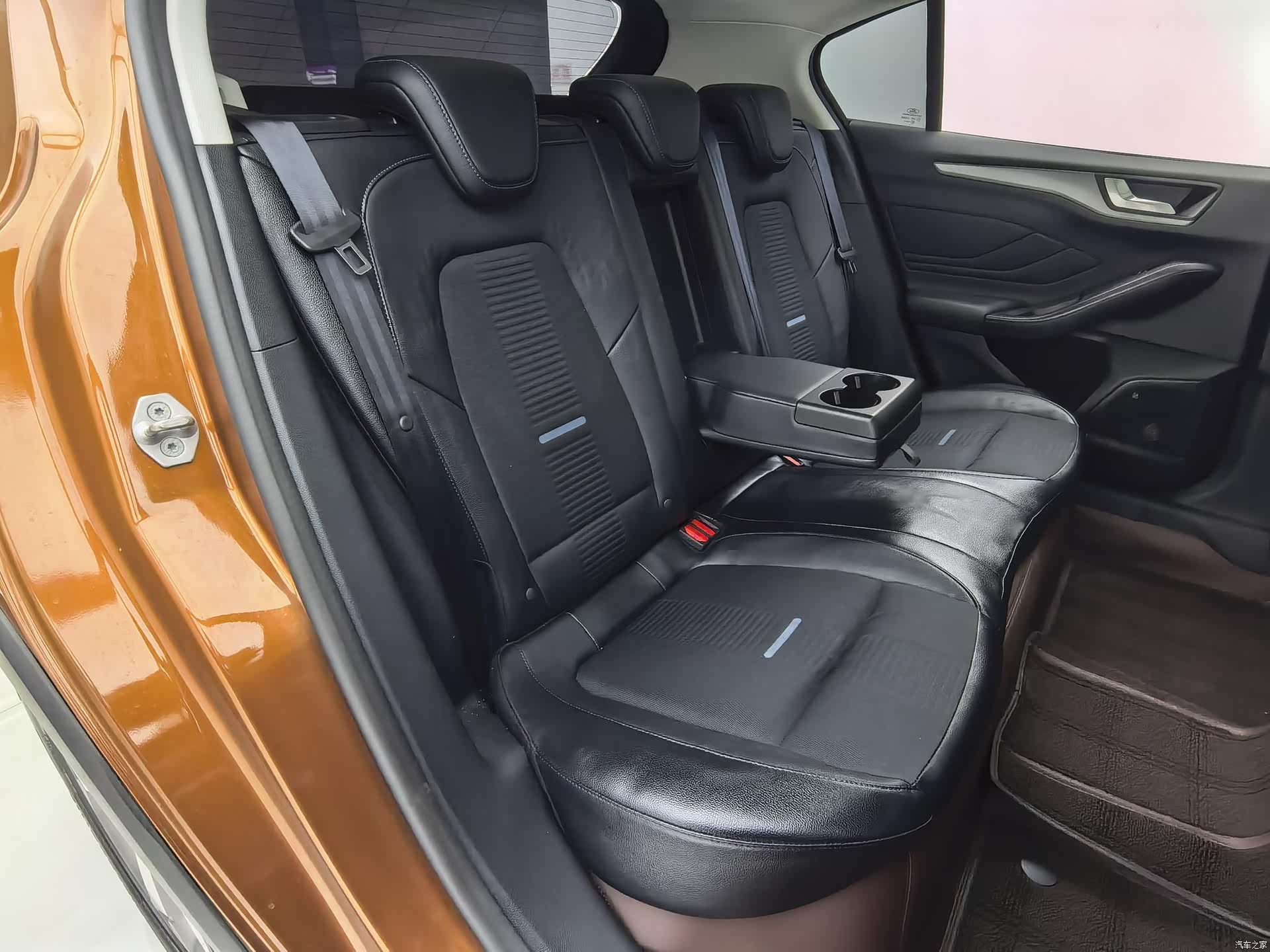 Ford Focus, 2020 10