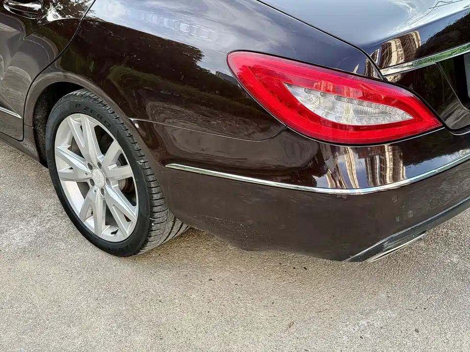 Mercedes-Benz CLS Mercedes-Benz CLS
