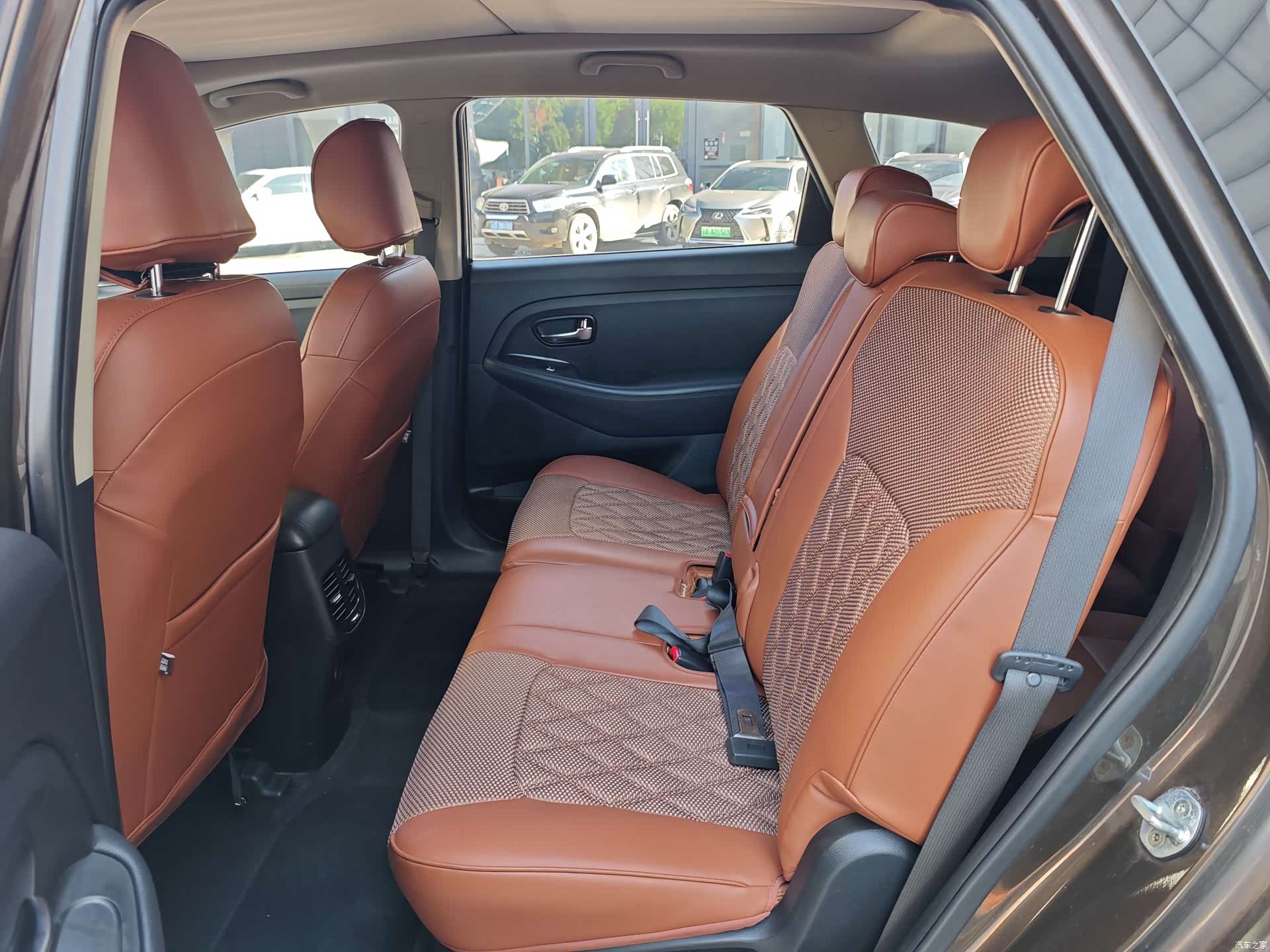 Kia 7, 2015 11