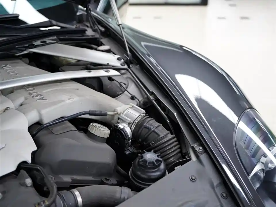 Aston Martin DBS Aston Martin DBS