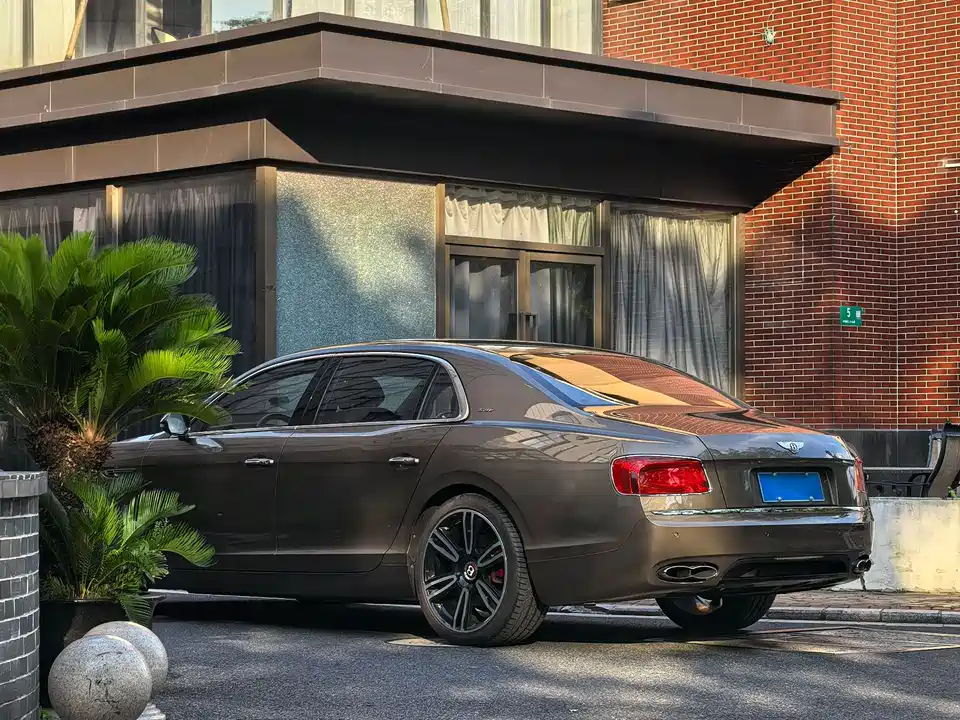 Bentley Flying