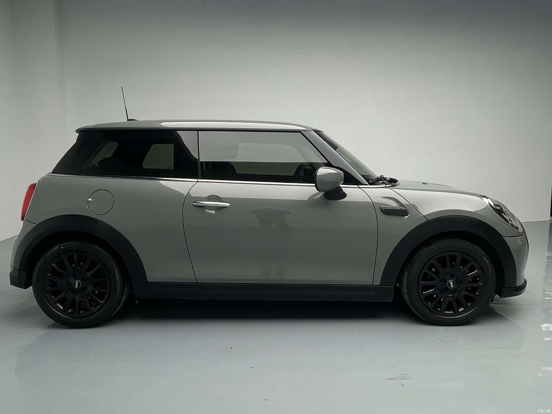 Mini ONE, 2022 все фото