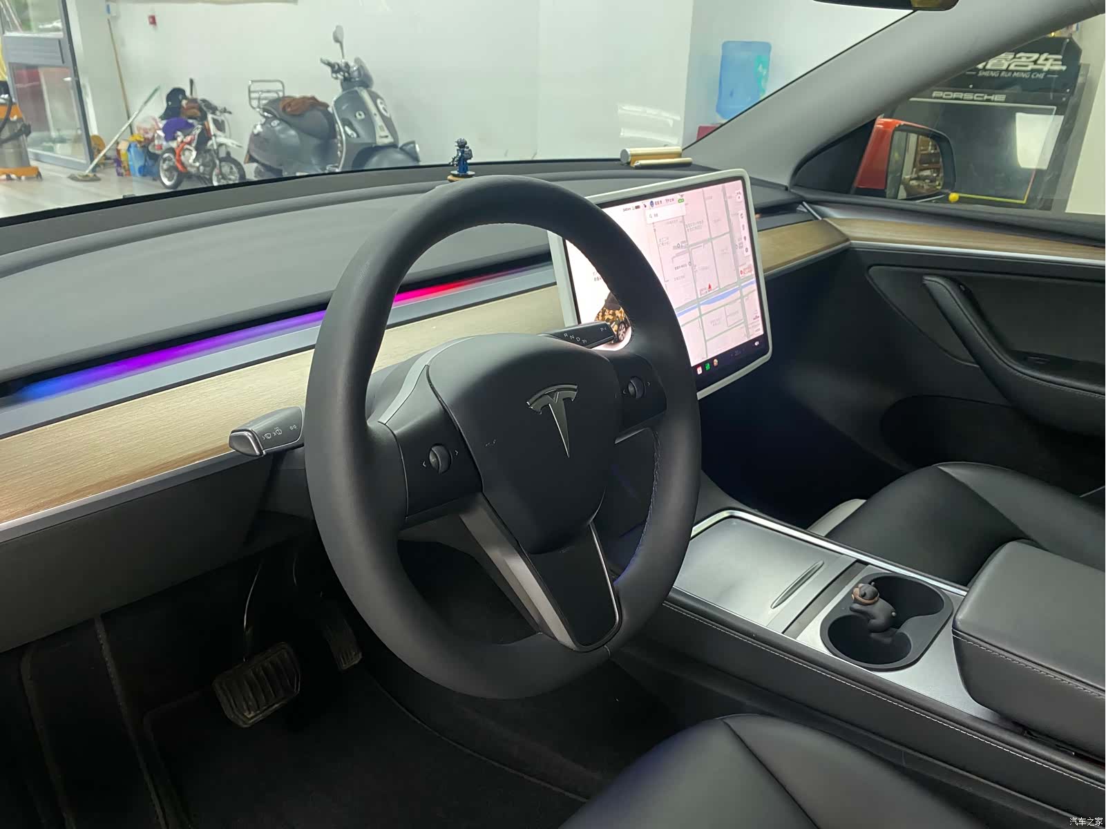 Tesla Model Y, 2021 10