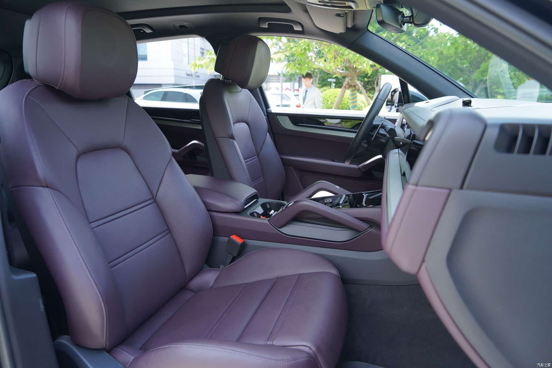 Porsche Cayenne, 2025 все фото