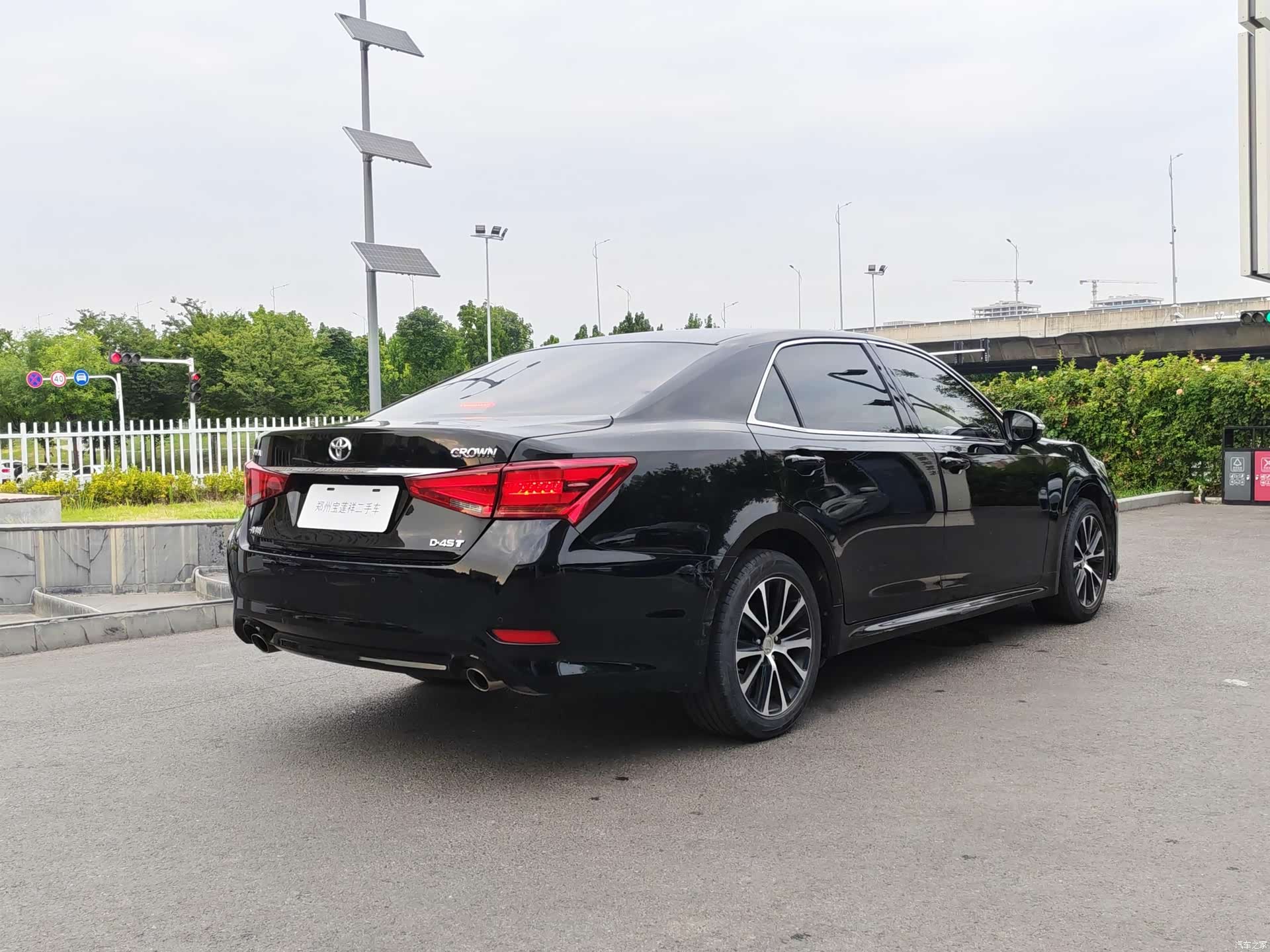 Toyota Crown, 2018 все фото