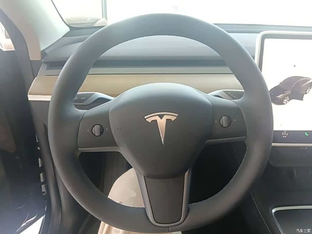 Tesla Model Y, 2023 11