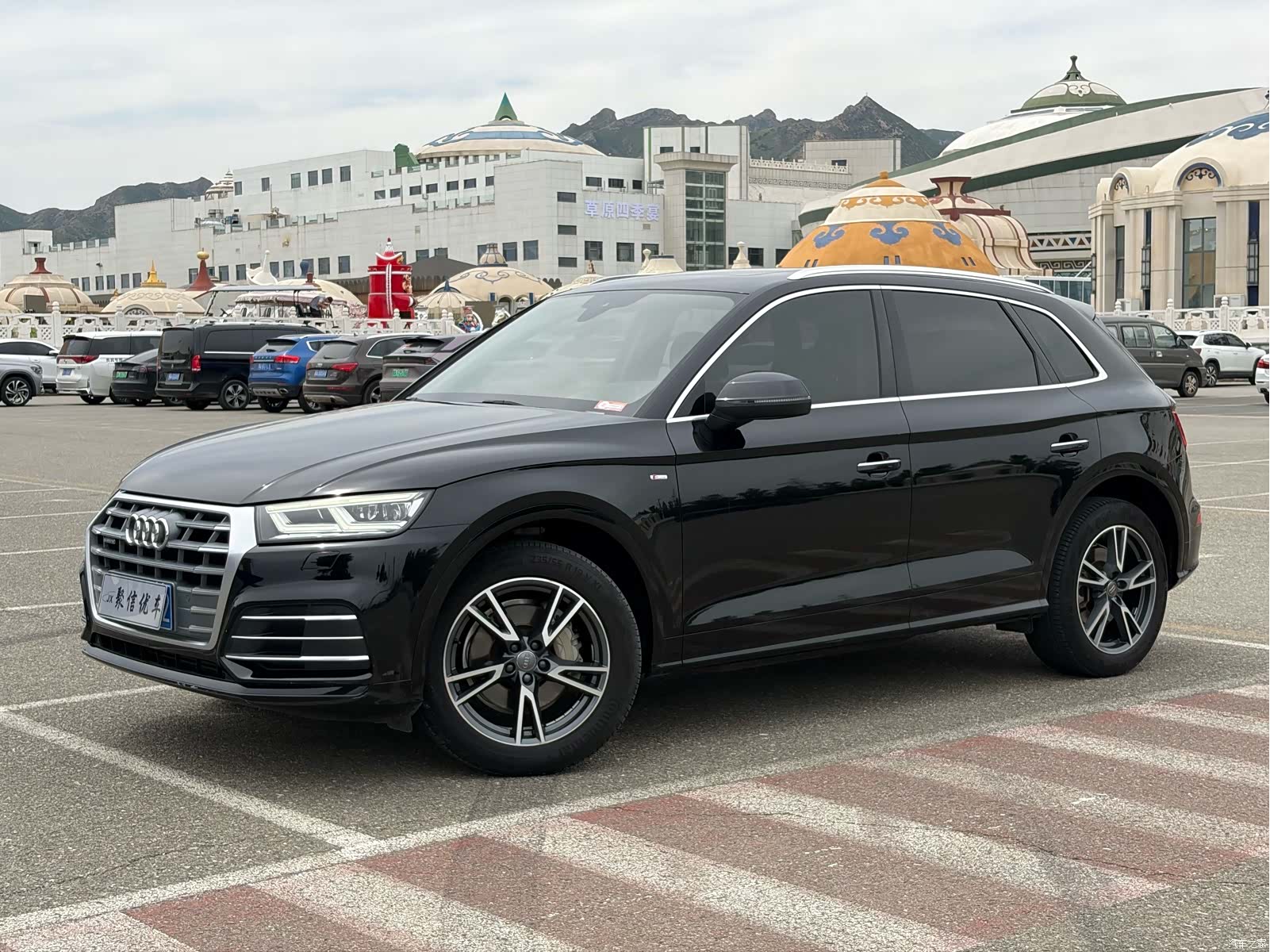 Audi Q5L, 2019 1