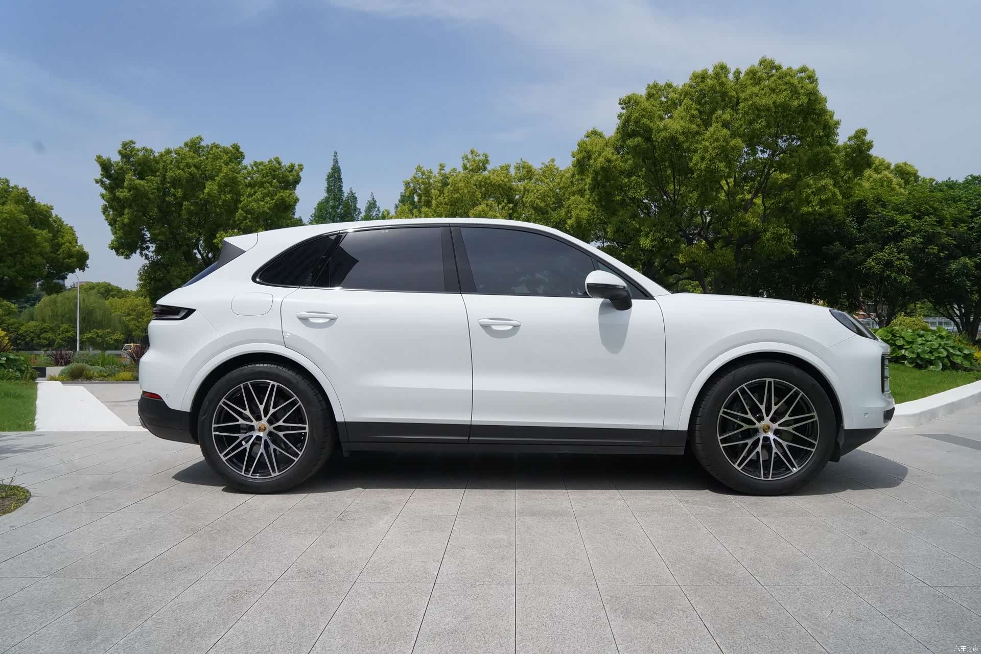Porsche Cayenne, 2025 11