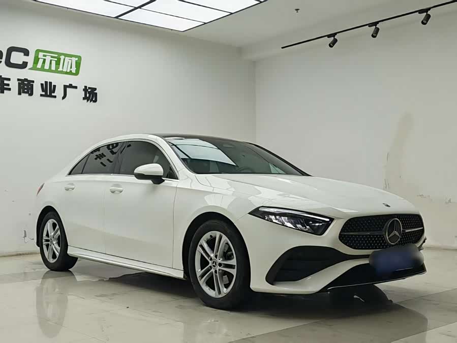 Mercedes-Benz A-Class 2023, фото 3