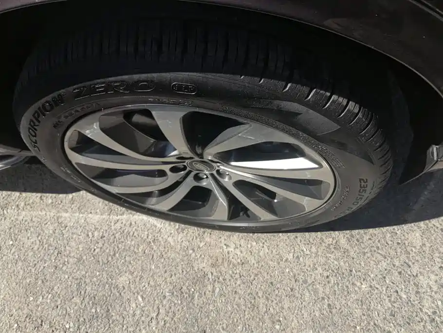 Land Rover Discover sports