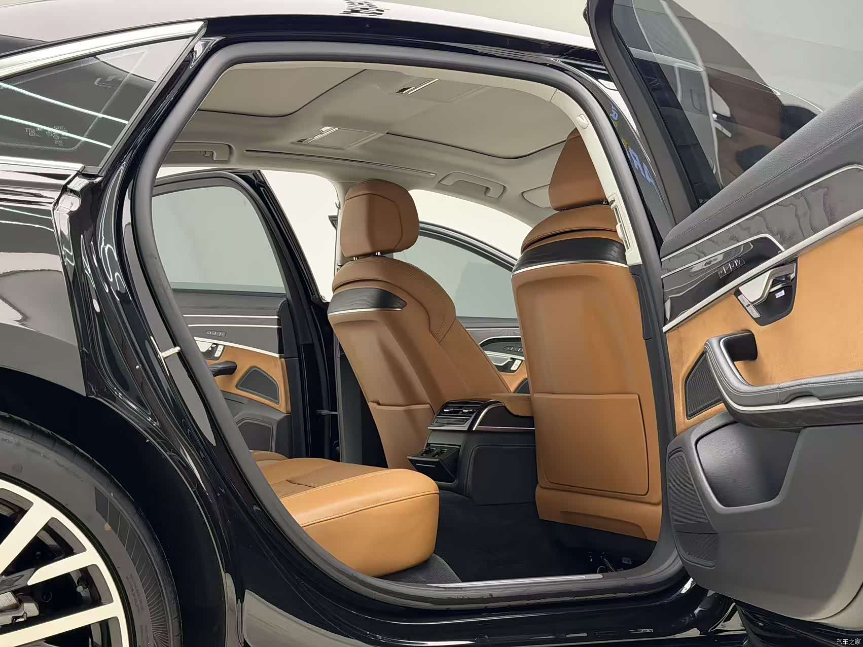 Audi A8L, 2023 32
