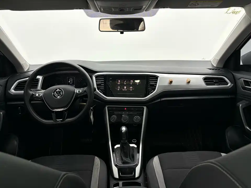 Volkswagen T-ROC exploring Songs
