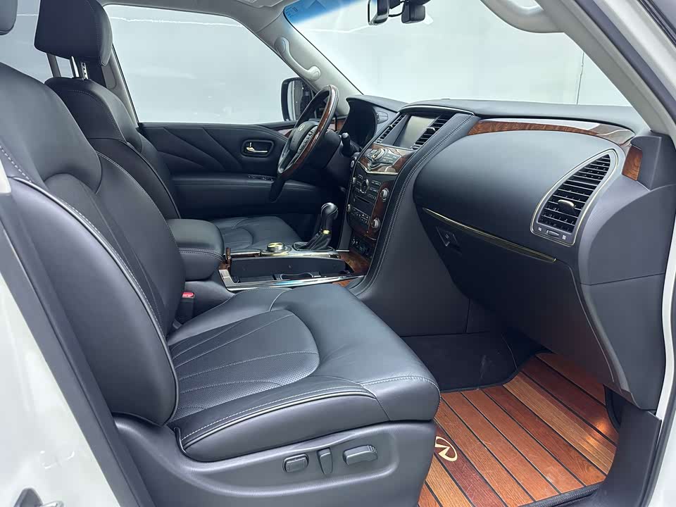 Infiniti QX80