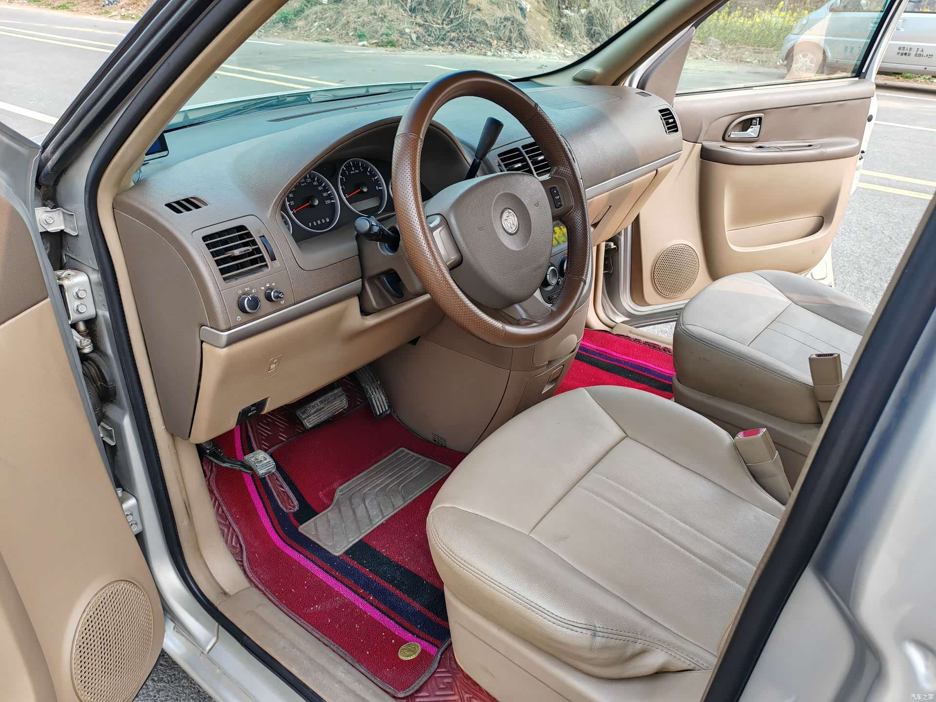 Buick GL8, 2015 6