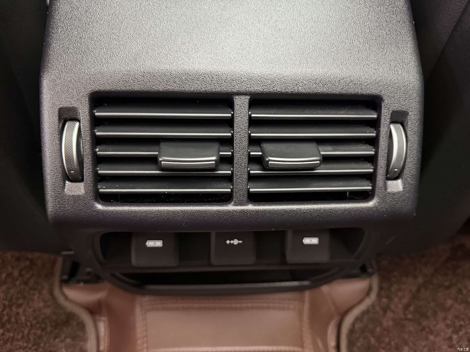 Land Rover Discovery, 2023 6