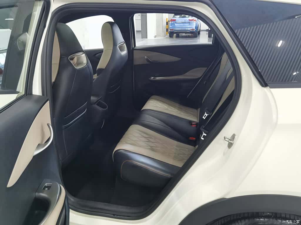 BYD Dolphin, 2023 15