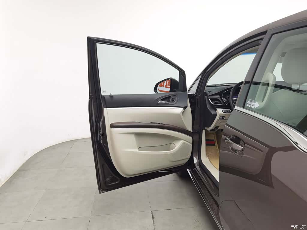 Buick GL8, 2024 8